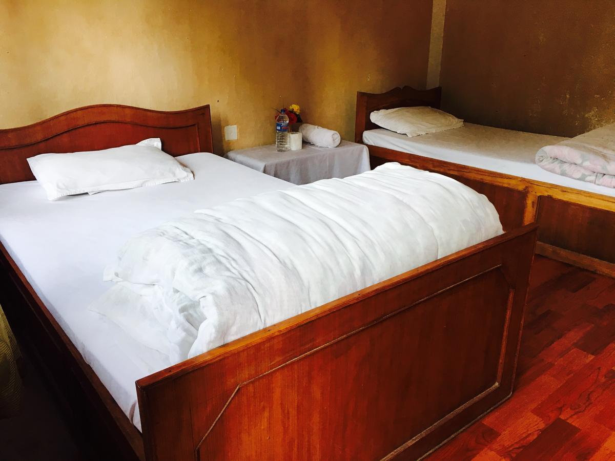Shrestha Hotel & Restaurant Bandipur Exterior foto