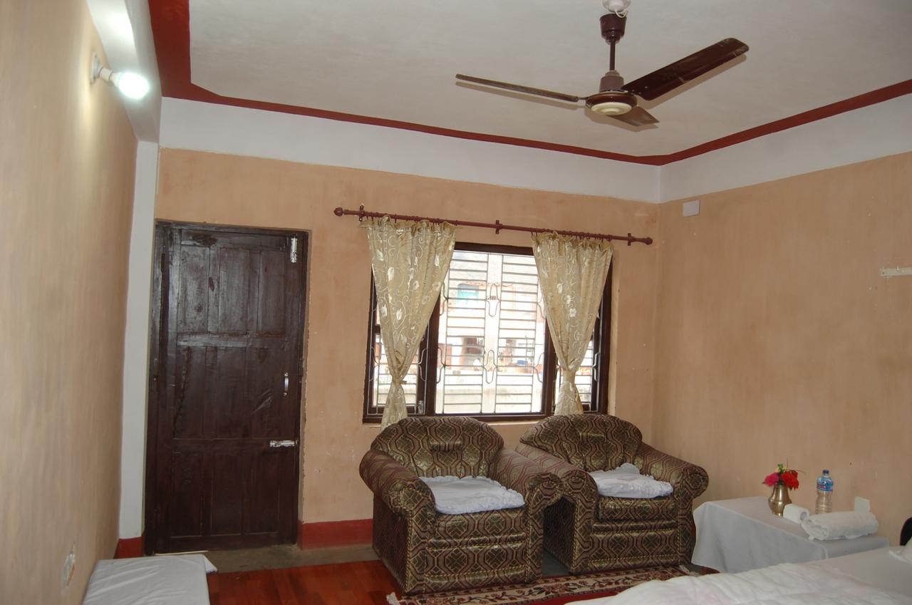 Shrestha Hotel & Restaurant Bandipur Quarto foto